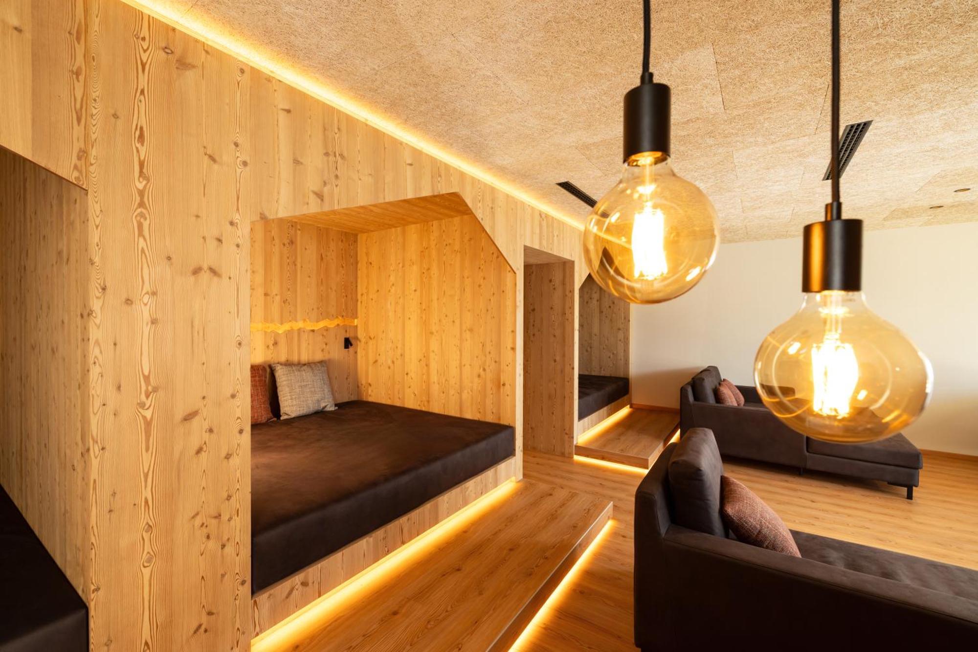 Hotel Alpenrose Dolomites ลาวาลเล ภายนอก รูปภาพ