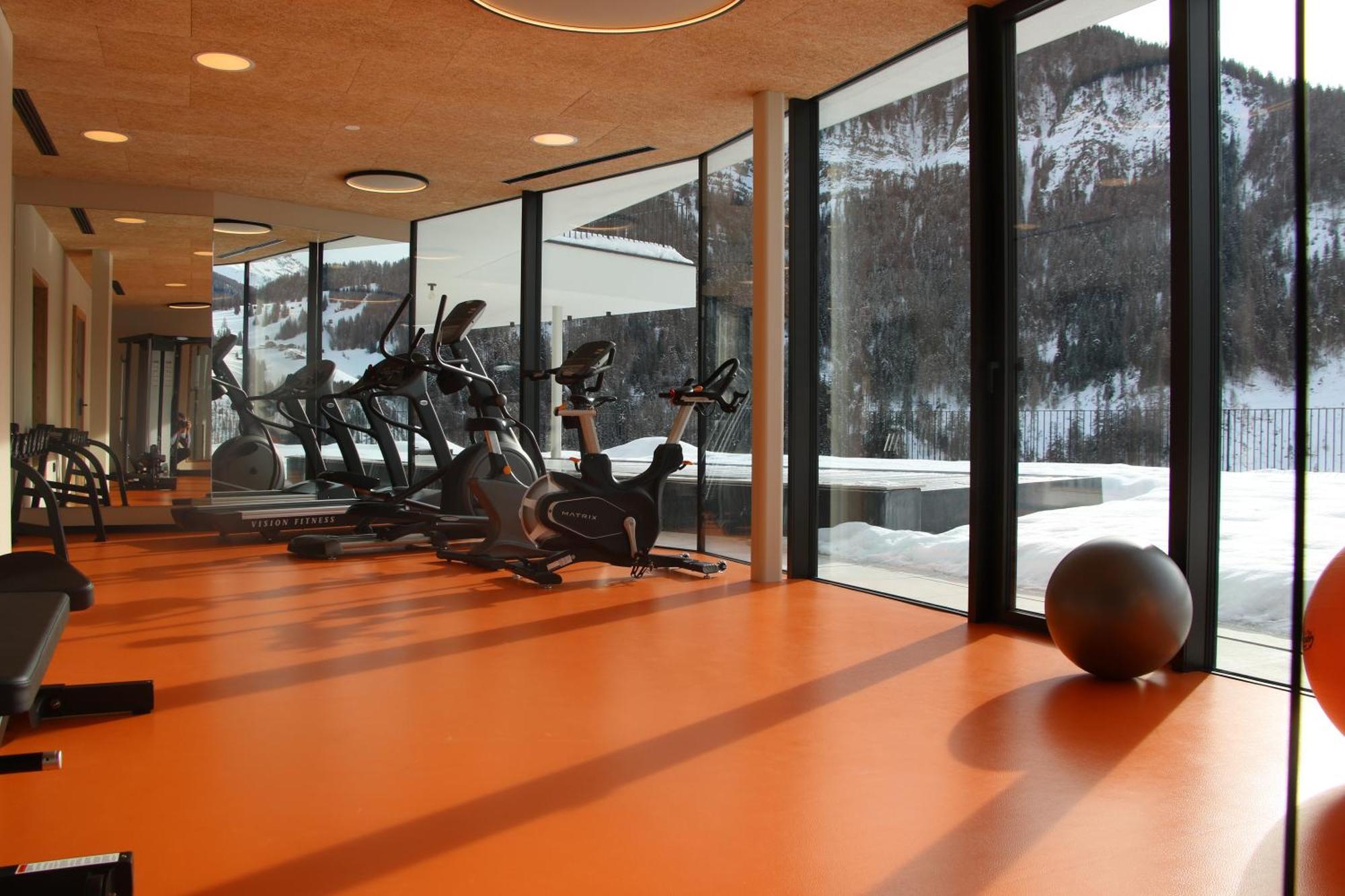Hotel Alpenrose Dolomites ลาวาลเล ภายนอก รูปภาพ