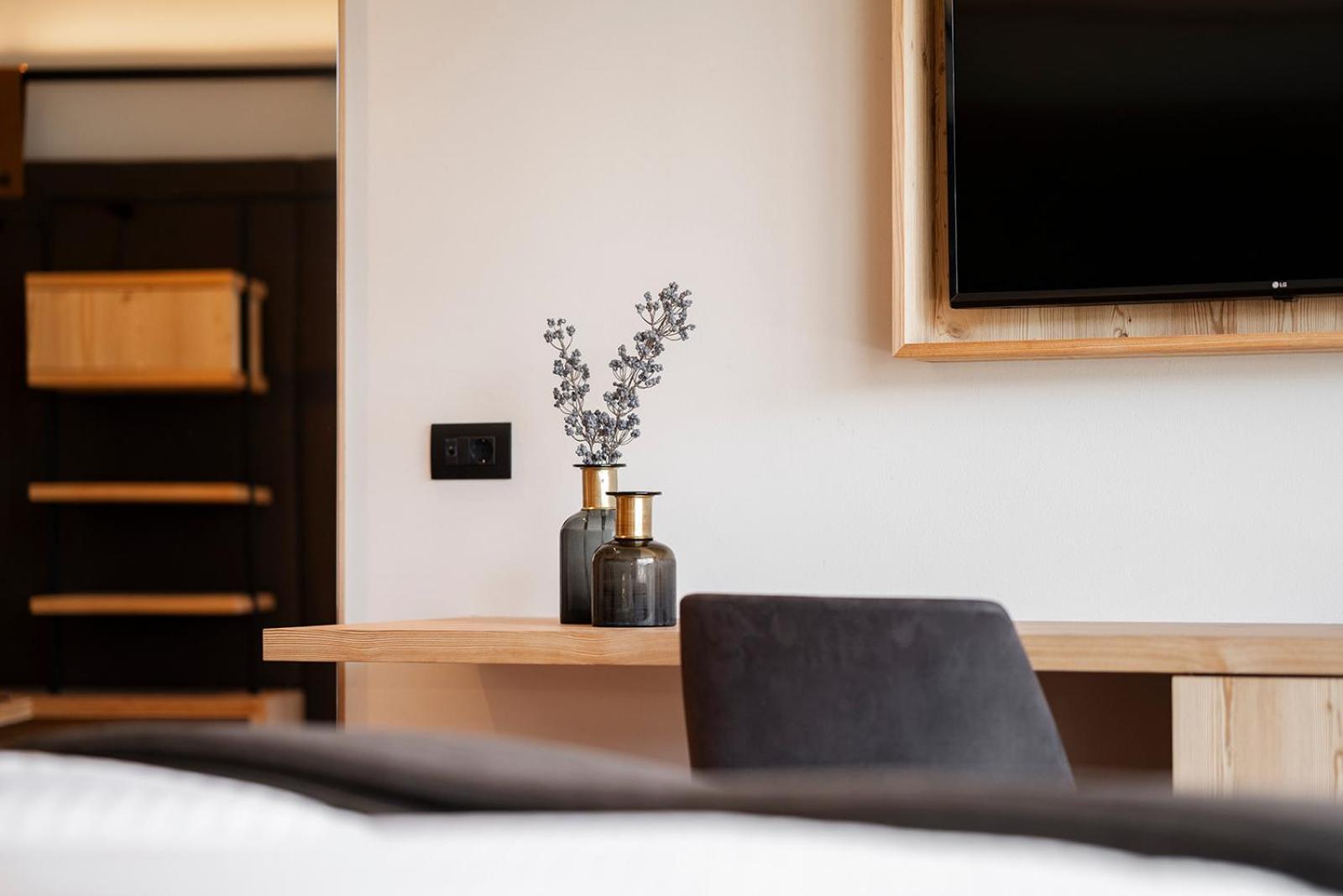 Hotel Alpenrose Dolomites ลาวาลเล ภายนอก รูปภาพ