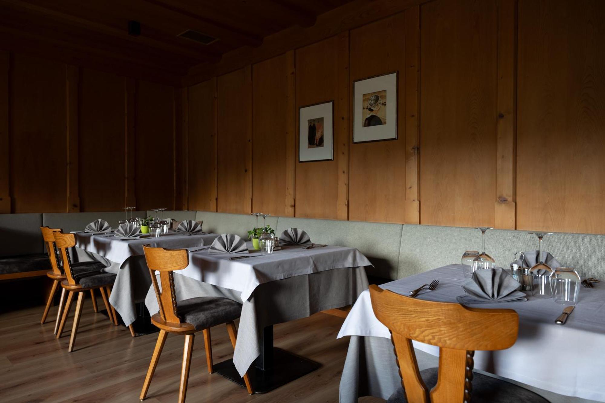 Hotel Alpenrose Dolomites ลาวาลเล ภายนอก รูปภาพ
