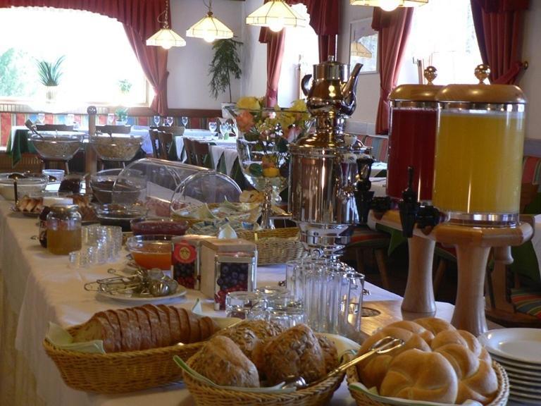 Hotel Alpenrose Dolomites ลาวาลเล ภายนอก รูปภาพ