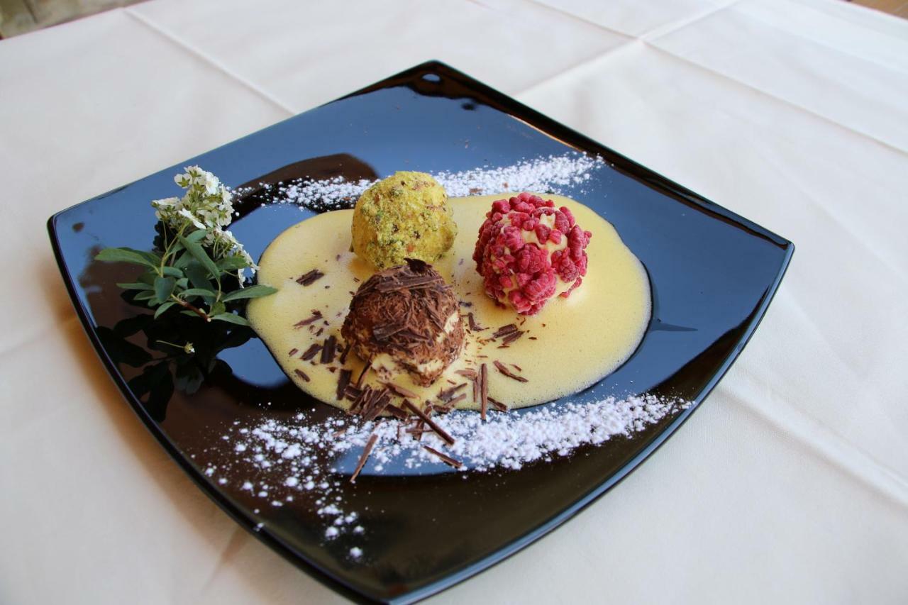 Hotel Alpenrose Dolomites ลาวาลเล ภายนอก รูปภาพ