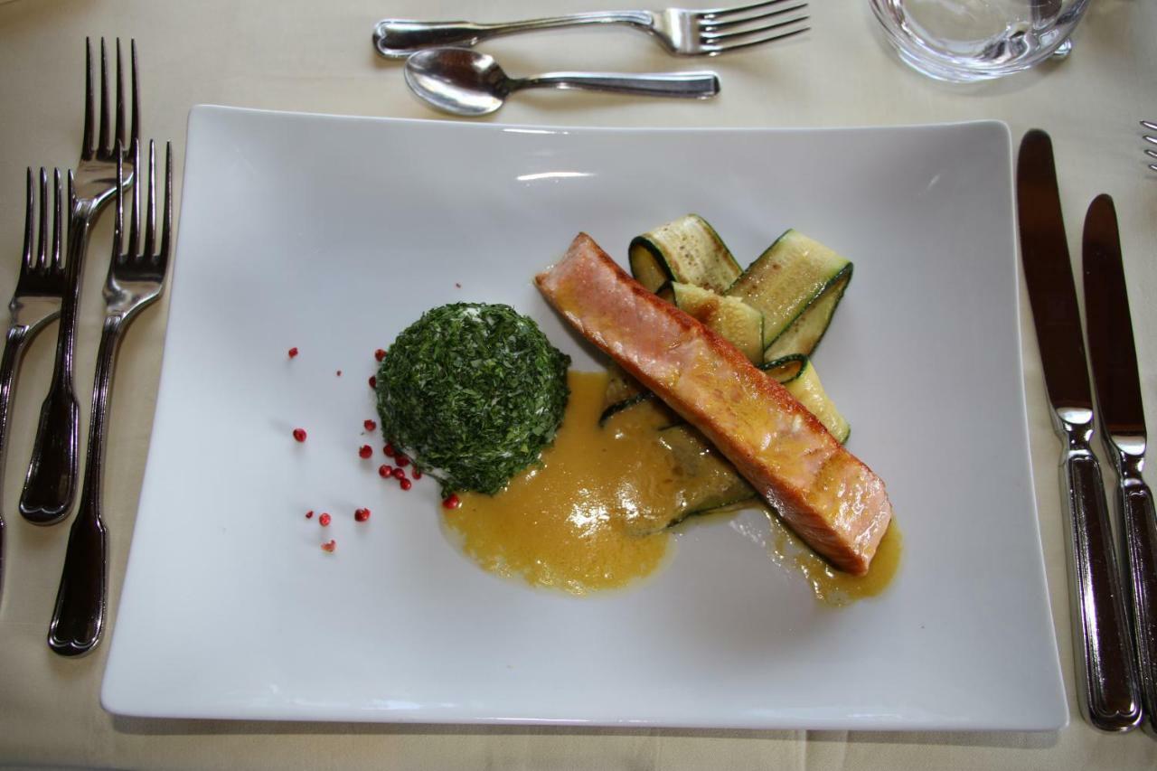 Hotel Alpenrose Dolomites ลาวาลเล ภายนอก รูปภาพ