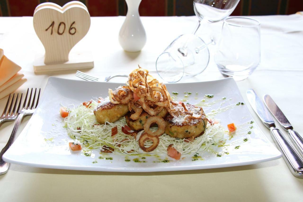 Hotel Alpenrose Dolomites ลาวาลเล ภายนอก รูปภาพ