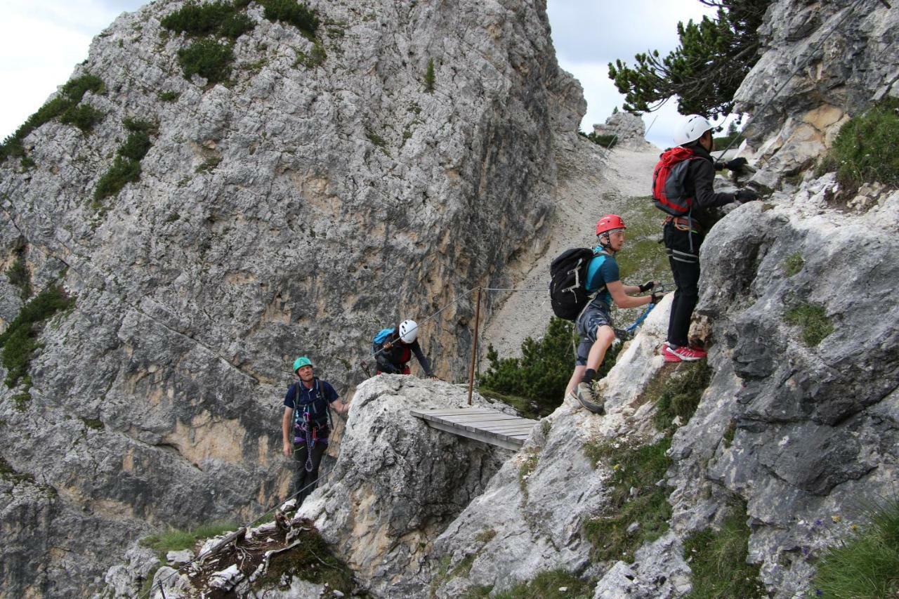 Hotel Alpenrose Dolomites ลาวาลเล ภายนอก รูปภาพ