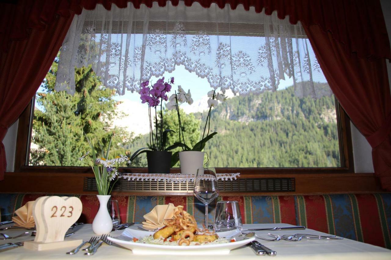 Hotel Alpenrose Dolomites ลาวาลเล ภายนอก รูปภาพ